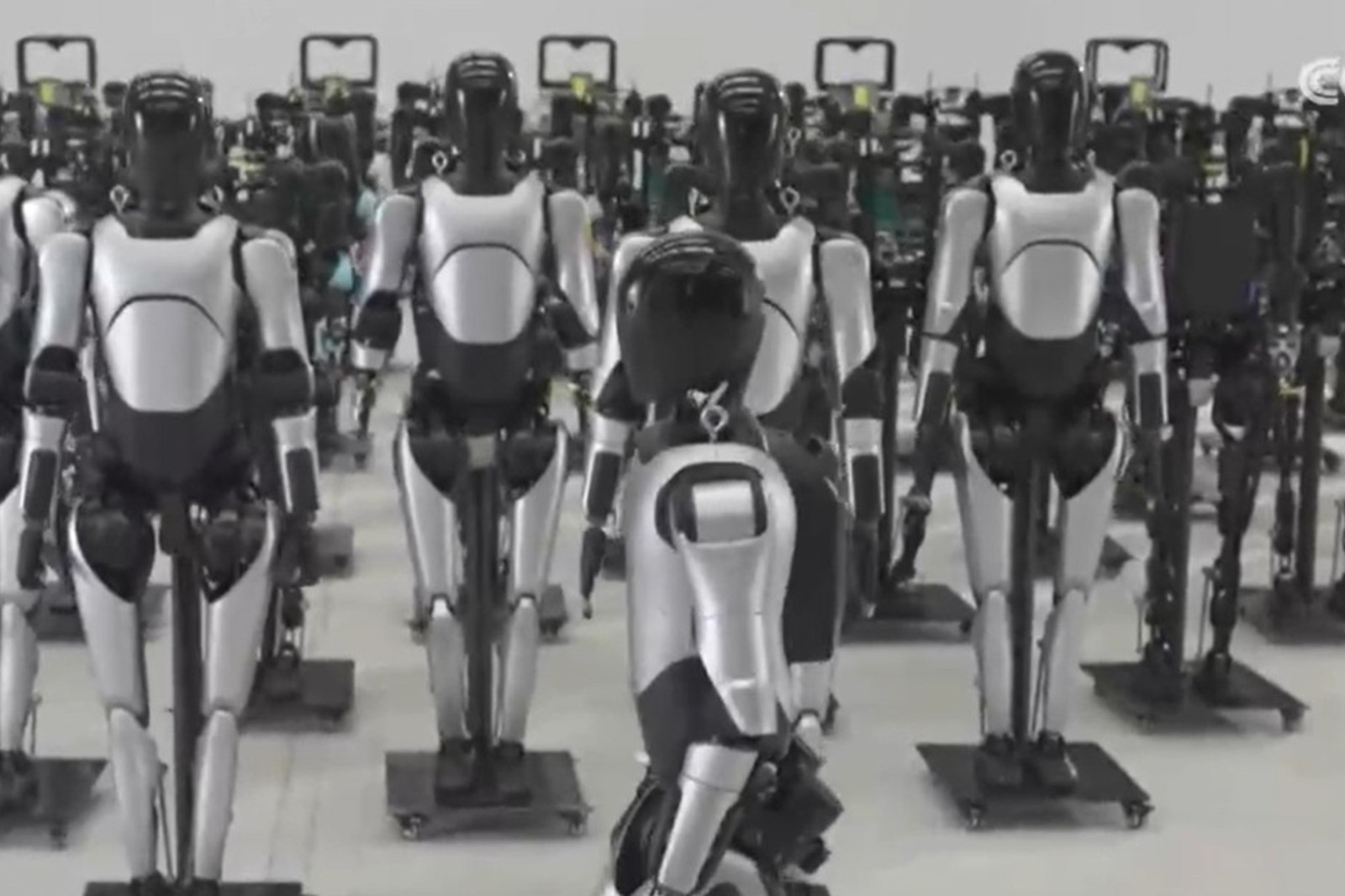 央視報道！揭秘bbin寶盈機器人量產超級工廠